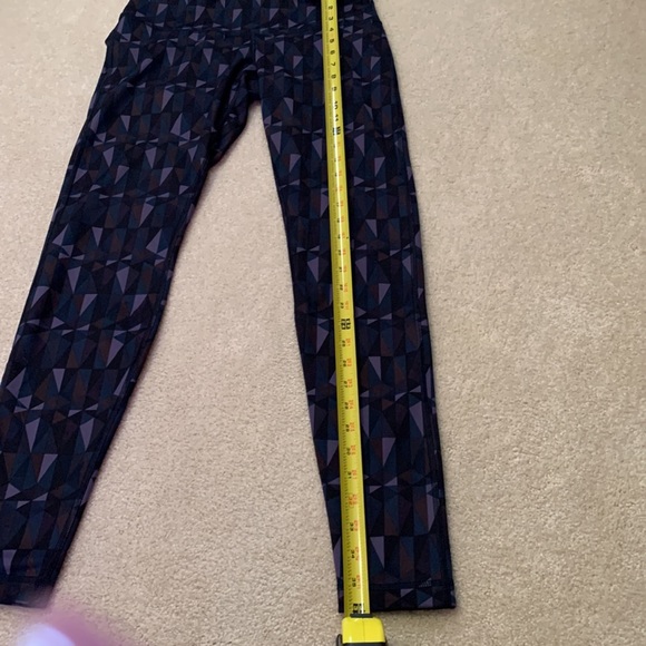 Lululemon purple geometric wunder unders leggings size 8 - Picture 6 of 10